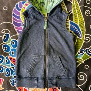 💖⭐️HOST PICK💖✌🏻🥰Genuine Kidssleeveless hoodie